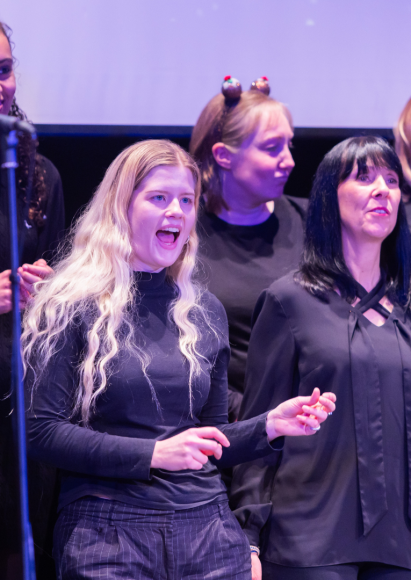 The Woodbridge Sing Out